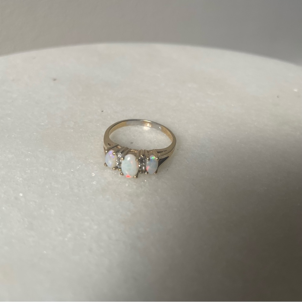 3-Stone Opal Ring size 7 - Picture 3 of 6